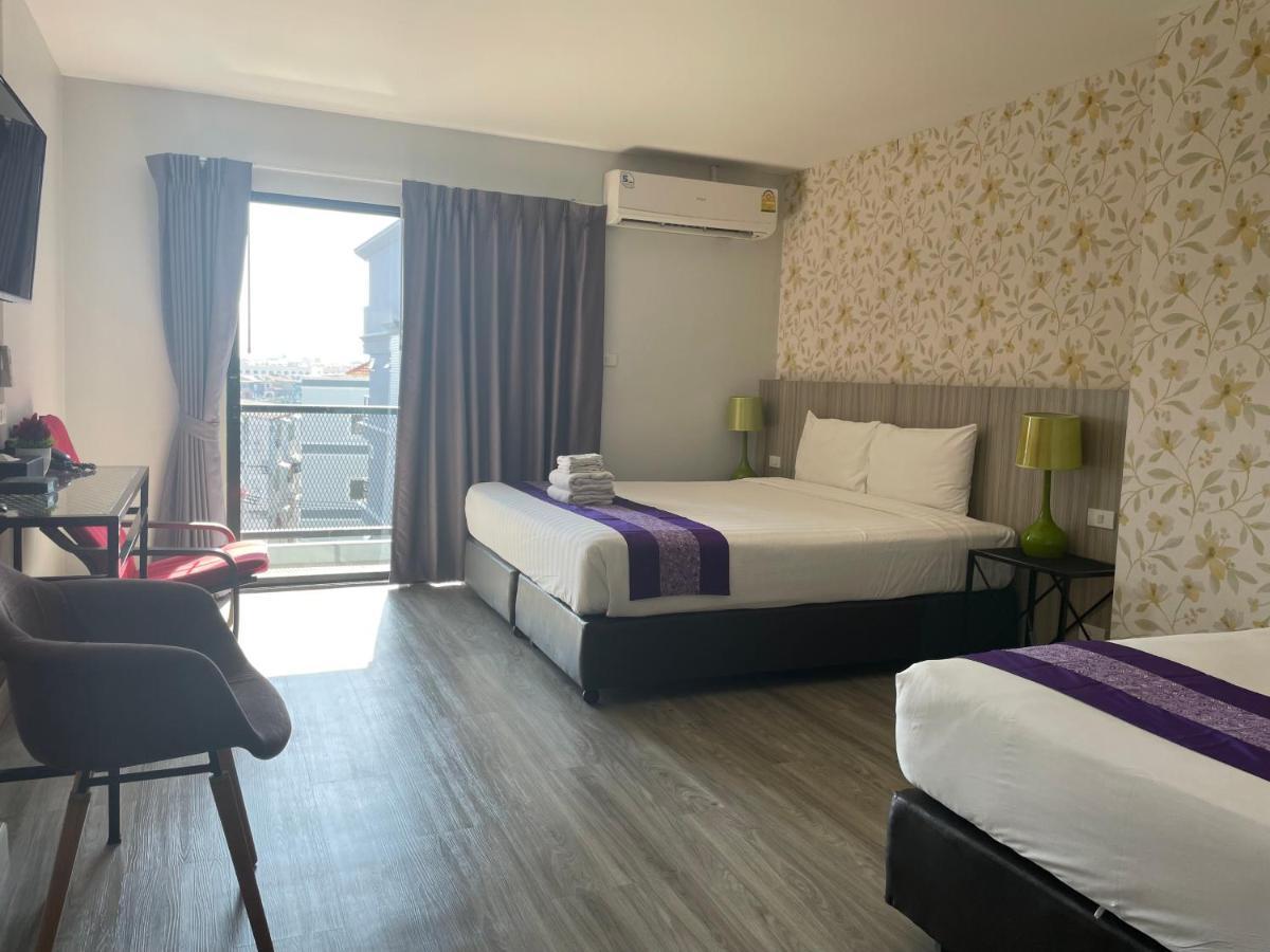 Embryo Hotel Pattaya Esterno foto