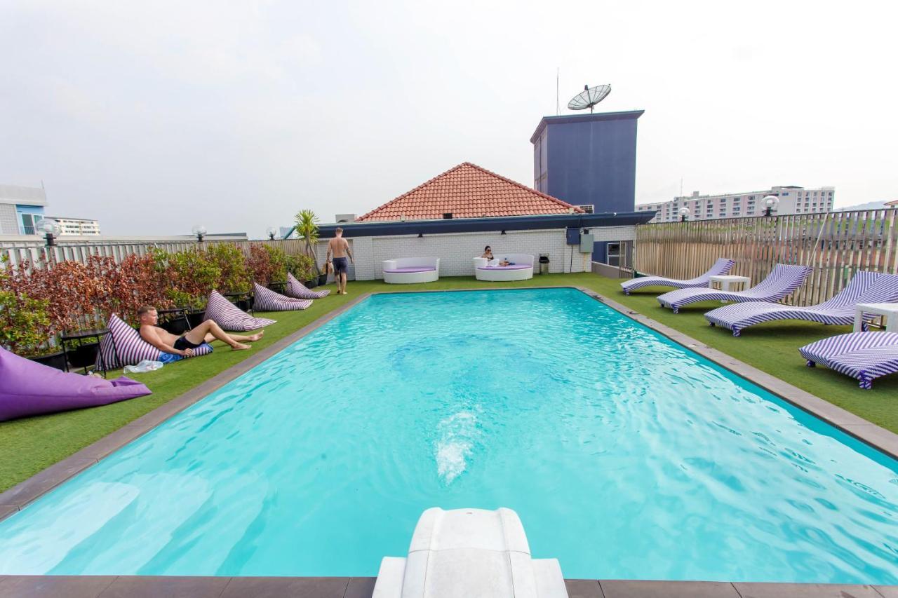 Embryo Hotel Pattaya Esterno foto