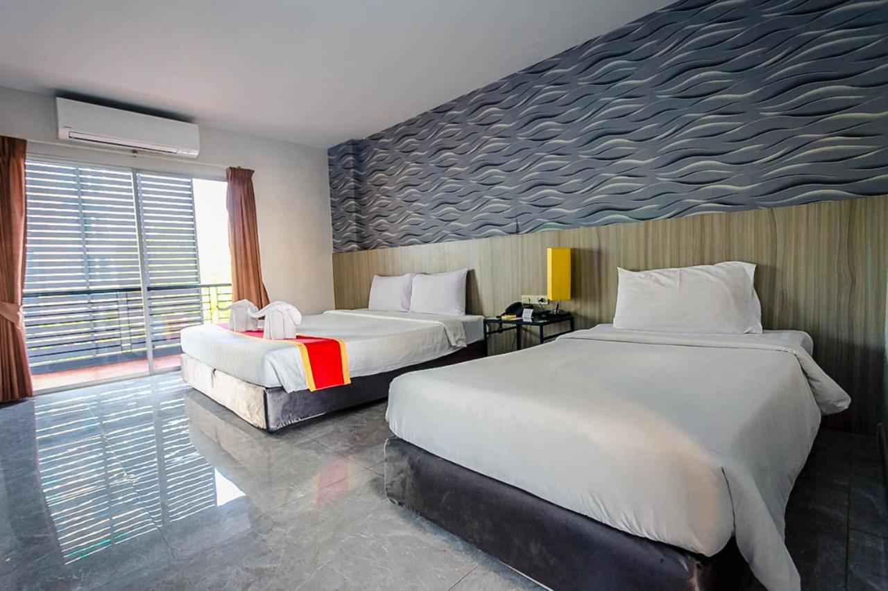 Embryo Hotel Pattaya Esterno foto